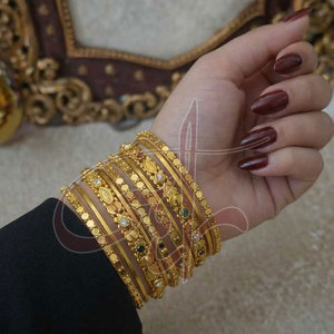 Brazaletes de Moda para Mujer Chapados en Oro Hechos en Pakistán, Brazaletes de Boda de Primera Calidad en Existencia - Product Image 4