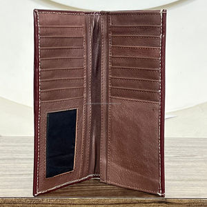 กระเป๋าสตางค์หนังแท้ทำมือ ลายปั้นประณีต ดีไซน์ลูกปัด ทรงบาง พับสองตอน มีช่องใส่บัตรหลายช่อง ช่องใส่บัตรประชาชน และช่องใส่เงินสด สำหรับผู้ชาย - Product Image 6