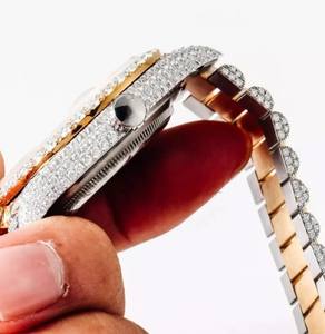 Reloj Art Deco con Diamantes de Moissanita de 30.00 CT, Corte Redondo y Baguette - Product Image 6