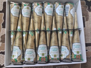 Cône de henné brun biologique Amina |   Tatouages temporaires pour les fêtes de mariage indiennes traditionnelles |   370G Produit corporel naturel à base de plantes sûr pour le corps - Product Image 4