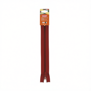 Cerniera Ilan 20 cm colore rosso intenso per abbigliamento e artigianato - Product Image 1