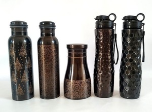 Bouteille en cuivre diamantée, créations antiques, cuivre pur, ayurvédique, gravée, martelée, écologique, design classique, pour usage domestique, eau - Product Image 2