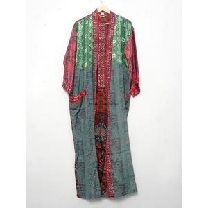 Kimono vintage en soie florale, robe indienne faite à la main pour femme, douce, respirante, thermique, pour la plage ou les fêtes, avec cordon de serrage, idéal comme cadeau - Product Image 3