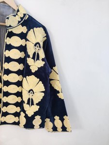Chaqueta de Mujer con Bordado de Terciopelo, Artesanía Artística, Elegancia Atemporal, Estilo Bohemio Floral, Abrigo Elegante para Otoño e Invierno - Product Image 4
