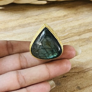 Unique Design Labradorite Vintage <b>Ring</b> 18K Gold Plated Brass Solitaire Jewelry Chunky Large Stone <b>Ring</b> Wholesale <b>Statement</b> <b>Ring</b> - Product Image 2