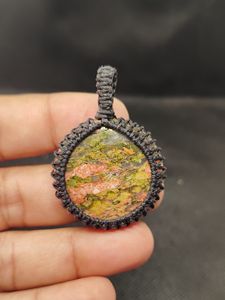 Colgante de Macramé Bohemio con Cordón de Jaspe Unakite, Forma Ovalada, Piedra de Cristal Natural Curativa - Product Image 4