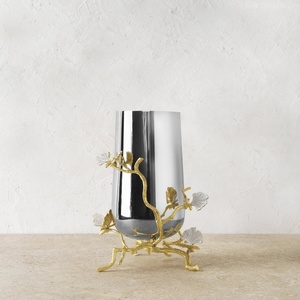 Vase de luxe Saleem International 2026 en métal couleur argent, motif grenade et feuille de ginkgo marron doré - Product Image 2