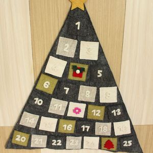 Calendario de Adviento de árbol de Navidad de fieltro hecho a mano, calendario de cuenta regresiva de fieltro de lana con bolsillos, árbol de Navidad de fieltro ecológico - Product Image 2
