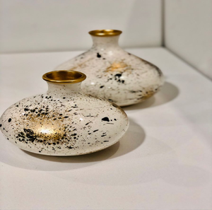 Chic speckled silver cone vases resting on natural rustic wooden bases, available at wholesale prices. - Product Image 4