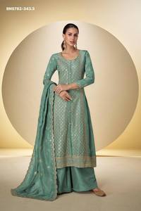 Proveedor de conjuntos de ropa étnica india y pakistaní de primera calidad, de seda Simar con top y dupatta bordados, desde India. - Product Image 4