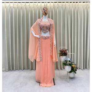 ชุดเลเฮนกาโชลีผ้าโพลีเอสเตอร์สวยงาม พร้อมเสื้อและกระโปรงโคติสำหรับงานปาร์ตี้ เพื่อลุคที่มีสไตล์ - Product Image 1