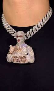 Pendentif personnalisé 3D pour homme en moissanite VVS, style Hip Hop, motif masque facial, motif argent glacé, breloque logo, bijoux Hip Hop - Product Image 3