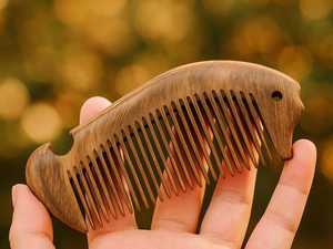 Peigne en bois naturel de haute qualité, écologique, avec taille personnalisable pour un usage domestique et quotidien, artisanat naturel - Product Image 1