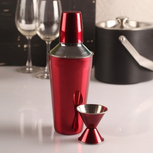 Coctelera Roja Metálica Vibrante con Acabado Brillante, un Accesorio de Barra Imprescindible para Fiestas, Diseñada para Preparar Bebidas Deliciosas - Product Image 6
