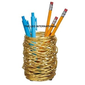 Porte-stylo et organiseur de luxe en métal doré pour le bureau à domicile, rangement de fournitures de bureau et support pour crayons - Product Image 1