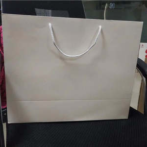 Bolsas de Compra Ecológicas de Papel Kraft Negro con Logotipo Personalizado, Embalaje Duradero para Minoristas, con Cinta Clásica Laminada para Prendas - Product Image 3