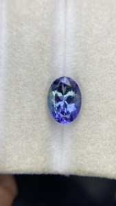 Tanzanite naturelle certifiée non chauffée, taille ovale, couleur excellente, zoïsite naturelle, 3,05 carats, nette à la loupe - Product Image 3