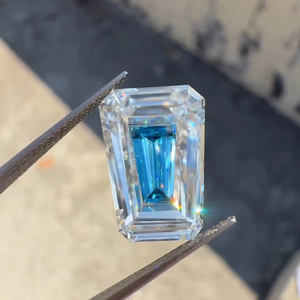 Diamant de laboratoire taille émeraude avec centre bleu |   Antique Step Cut Rectangular |   Diamant à effet bicolore unique pour bague personnalisée - Product Image 2