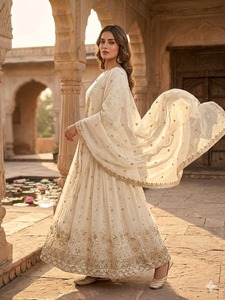 Robe ethnique indienne et pakistanaise en soie Fendy avec broderie de sequins, élégante, de créateur, pour mariages et fêtes, séchage rapide - Product Image 3
