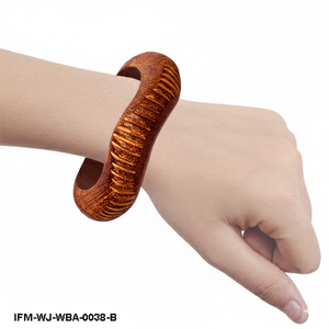 Bracelet en bois sculpté artisanal de style vintage, bijou ethnique bohème - Product Image 6