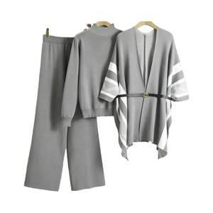 Elegante Conjunto de Punto de 3 Piezas para Mujer: Suéter, Chal de Diseño y Pantalones de Pierna Ancha de Cintura Alta - Product Image 1