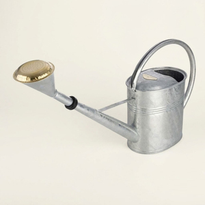 Hot Selling Vintage Metal Watering Can Durable Galvanized Iron <b>Garden</b> Water Pot For Indoor And Outdoor Plants Customized Design - Product Image 4