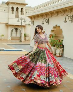 Conjunto de Lehenga Bordado con Bloques de Color, Lehenga Choli con Estampado de Bloques y Dupatta, Traje Tradicional Indio para Bodas - Product Image 3