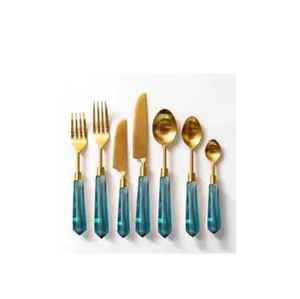 Ensemble de couverts de haute qualité en acier inoxydable, design premium, finition miroir durable, manche en bois, style moderne - Product Image 4