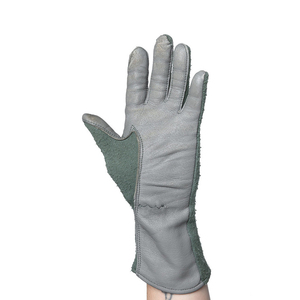 Strong Welding <b>Gloves</b> <b>For</b> Metal Work With Durable Outer Layer And Secure Grip <b>For</b> Handling Hot Materials - Product Image 5