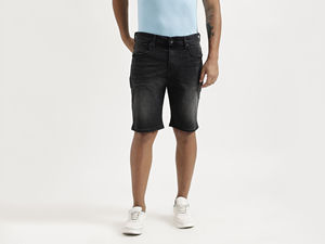 Shorts en jean vintage pour homme, délavé clair, taille mi-haute, coupe droite, en coton, décontracté, respirant, écologique, avec poches et surpiqûres - Product Image 3