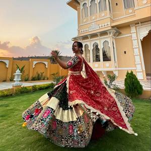 Robe de soirée et de mariage pour femme, style Lehenga Choli, avec dupatta, imprimé numérique, travail de miroir, bordure en dentelle Gota Patti, longueur ras du sol - Product Image 4