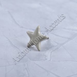 Juego de 4 perillas de cerámica pintadas a mano elegantes para actualizaciones de muebles de cocina y dormitorio moderno de Axiom Home Accents - Product Image 2