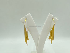 ต่างหูชุบทองที่ทันสมัยสำหรับผู้หญิงที่มีไข่มุกสเตอร์ลิงงามสำหรับงานแต่งงานในชีวิตประจำวันหรืองานปาร์ตี้ของขวัญที่สมบูรณ์แบบ - Product Image 2