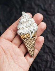 Broche Bordado a Mano con Cuentas, Diseño Exclusivo, Regalo para Ella, Broche Bordado con Cuentas Colorido para Abrigos, Bolsos y Sombreros, Bordado Premium - Product Image 1