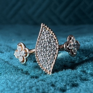 Anillo Floral Marquise de Oro Rosa de 18K con Diamante Redondo Cultivado en Laboratorio de 0.285 CT y 2.92g - Product Image 1