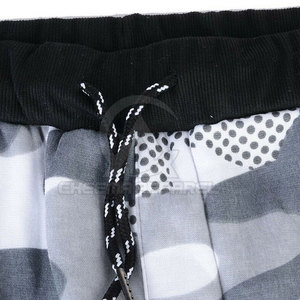 ชุดวอร์มผู้ชายใส่สบายสำหรับออกกำลังกาย วิ่งจ๊อกกิ้ง เล่นกีฬา และสวมใส่ลำลอง ดีไซน์ทันสมัย - Product Image 5