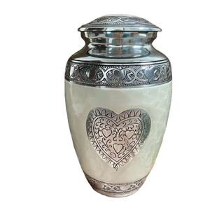 Urne funéraire en aluminium blanc et argent pour adultes - Urne funéraire gravée à la main avec un motif de cœur pour les cendres humaines - Urne commémorative - Product Image 1