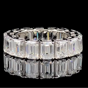 Anillo de Boda de Diamantes Cultivados en Laboratorio de 8 CTW, Corte Esmeralda, Certificado SGL, Eternidad Completa - Product Image 1