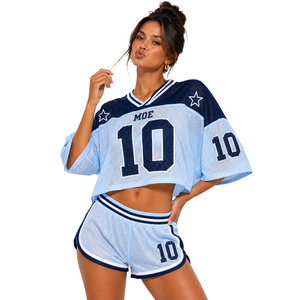 Crop top athlétique en maille respirante à imprimé personnalisé Boxy Game Day, maillot de football américain à épaules tombantes, t-shirt streetwear et short - Product Image 2