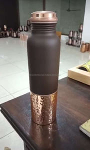 Vasos Ayurvédicos de doble pared de primera calidad, juego de tazas de botella de agua de cobre puro, venta al por mayor de paja para cocina india, mesa de Metal - Product Image 3