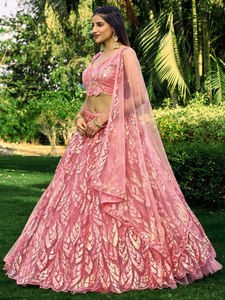 Vestido de Dama de Honor de Organza Rosa Bordado, Cuello en V, Sin Mangas, Estilo Clásico, Largo hasta el Suelo - Product Image 1
