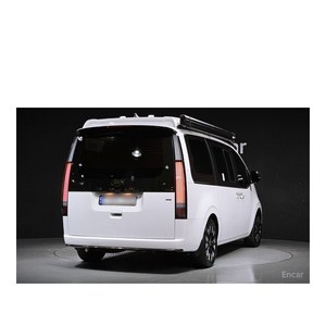 Hyundai Staria 4x4 Campervan 2023 avec boîte automatique et sièges en cuir, 3 963 km, Diesel, Caméra de recul, Conduite à gauche - Product Image 2