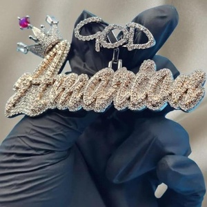 จี้เพชรโมอิสซาไนต์ทรงกลม VVS1 ตัวอักษรประดับเงินแท้ 925 สไตล์ฮิปฮอป ประดับเพชรสองชั้น จี้ตัวอักษรสำหรับวันเกิด - Product Image 1