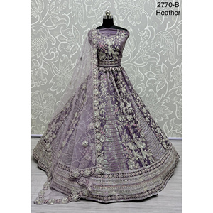 Collections de velours de vêtements de mariée indiens pour la mariée avec le travail de Zarkhan par Fabzone - Product Image 2