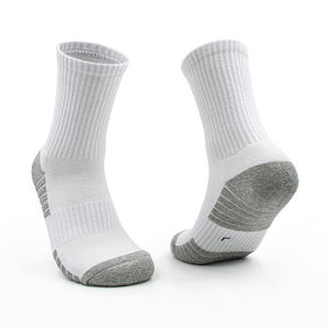 Chaussettes de sport antidérapantes en coton avec logo personnalisé, échantillons gratuits, auto-chauffantes, confortables et extensibles – Vente en gros - Product Image 1