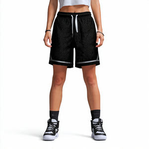 กางเกงขาสั้นตาข่ายพิมพ์ลาย OEM สำหรับผู้หญิง โพลีเอสเตอร์ 100% กางเกงขาสั้นแฟชั่นสำหรับผู้หญิง กางเกงขาสั้นตาข่ายแฟชั่นสำหรับสุภาพสตรี - Product Image 2