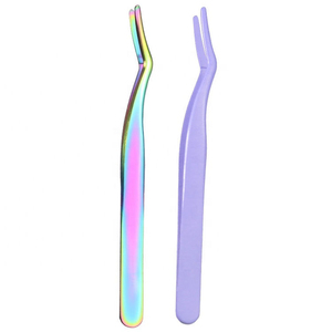 Pinzas Aplicadoras de Volumen para Pestañas Kaamir Instruments, Herramienta de Belleza Profesional de Acero Inoxidable Antimagnético con Punta Suave y Cómoda - Product Image 1