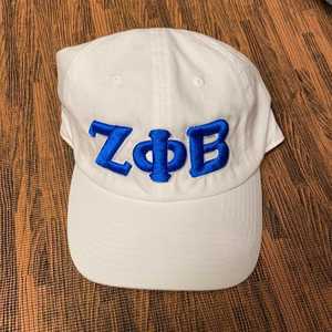 หมวกเบสบอลปักลาย Zeta Phi Beta White Hat ZPB ปรับสายได้ สไตล์ลำลองสำหรับผู้หญิง - Product Image 1