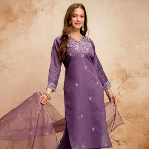 Ensemble Salwar en soie romaine indienne pakistanaise tendance, couleur lavande, dernière collection exclusive, vêtements ethniques pour femmes, pour fêtes et mariages - Product Image 1