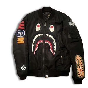 Chaqueta Premium MA-1 Shark Bomber |   Ropa Urbana Estilo Paracaídas, Edición Streetwear Flight, Venta al Por Mayor, Los Mejores Precios - Product Image 3